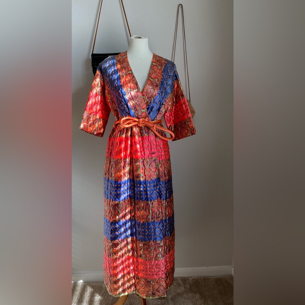 Vintage 60s Satin Bohemian Paisley Button Tie HouseCoat Robe, Size 16